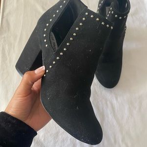STEVE MADDEN STUDDED OPEN SIDE BOOTIES